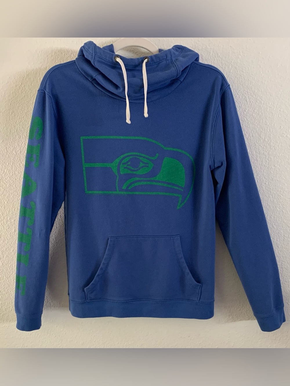 Junk Food RARE FIND Women’s Unisex
Retro Seattle Seahawks Fleece Hoodie Small